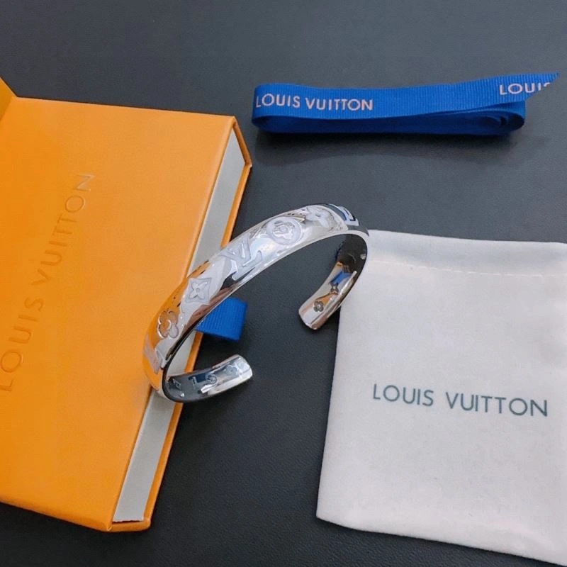 Louis Vuitton Bracelets Elegant 251112
