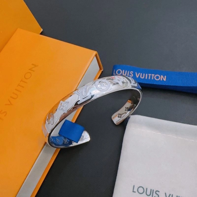 Louis Vuitton Bracelets Elegant 251112