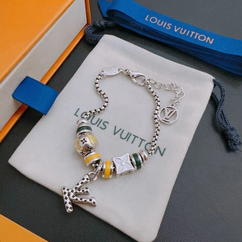 Casual Louis Vuitton Bracelets 251127