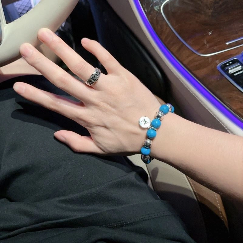 Louis Vuitton Bracelets StreetReady 251121