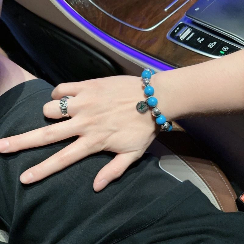 Louis Vuitton Bracelets StreetReady 251121