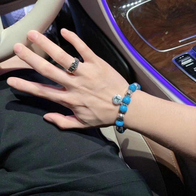 Louis Vuitton Bracelets StreetReady 251121