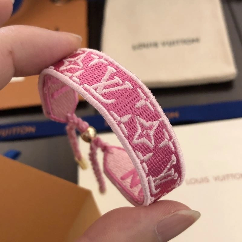 Affordable Louis Vuitton Bracelets 251138