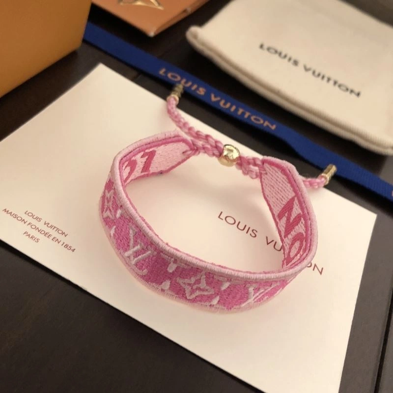 Affordable Louis Vuitton Bracelets 251138