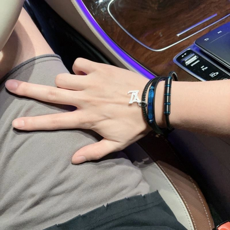 Louis Vuitton Bracelets MoistureWicking 251131