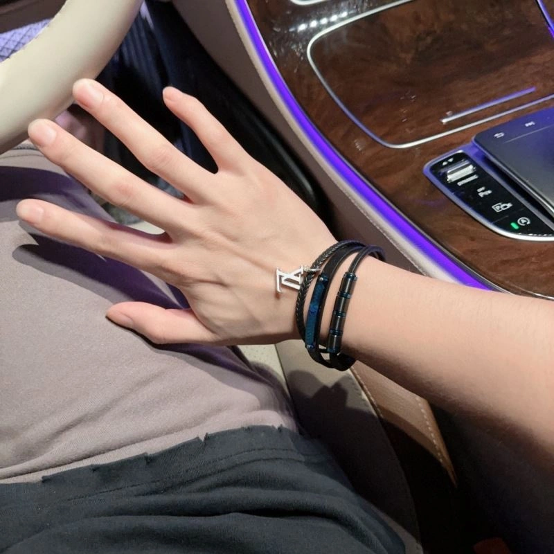Louis Vuitton Bracelets MoistureWicking 251131