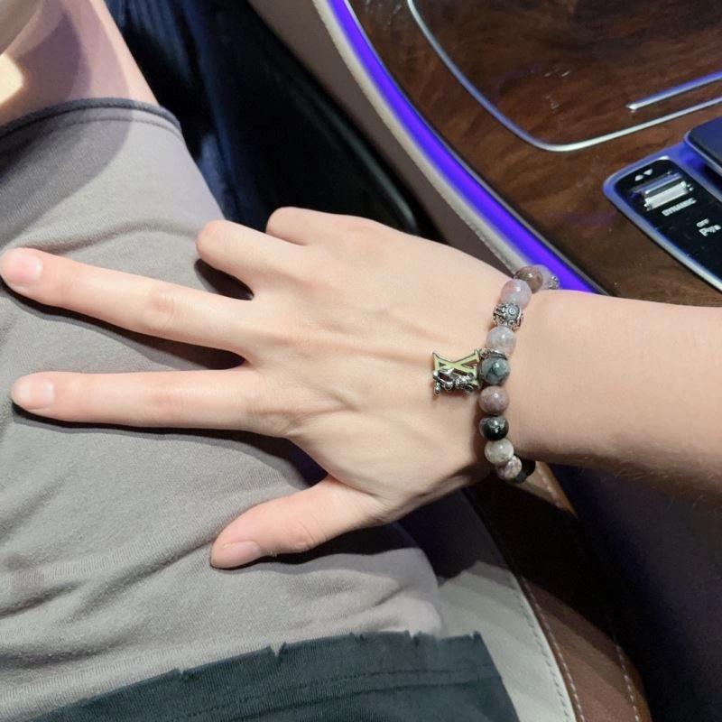 Louis Vuitton Bracelets Versatile 251116