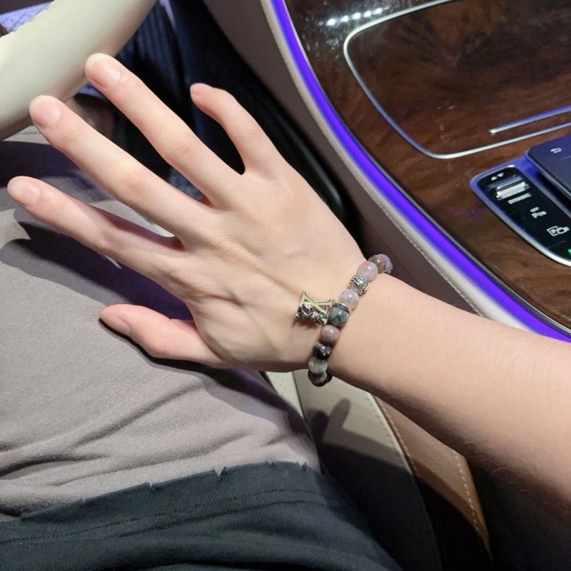 Louis Vuitton Bracelets Versatile 251116