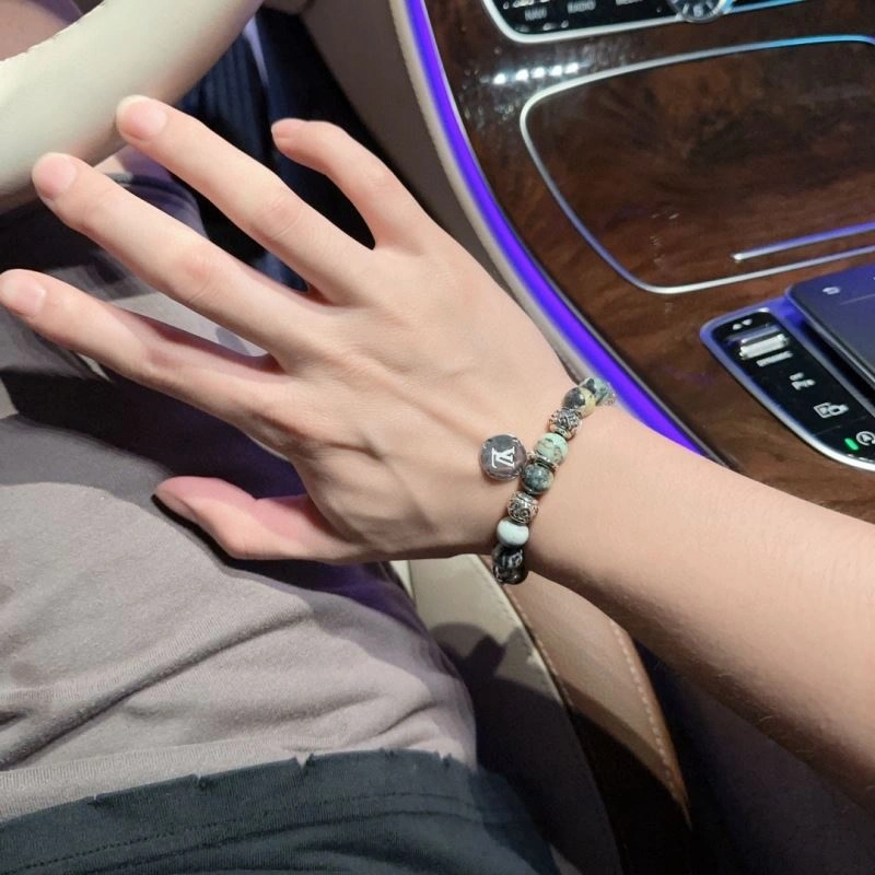 Stylish Louis Vuitton Bracelets 251124