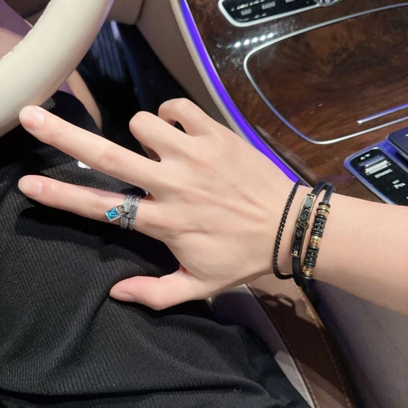 Neat Louis Vuitton Bracelets 251120
