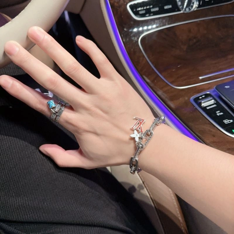 ZipUp Louis Vuitton Bracelets 251142