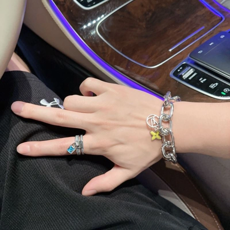 Louis Vuitton Bracelets SoftTouch 251133