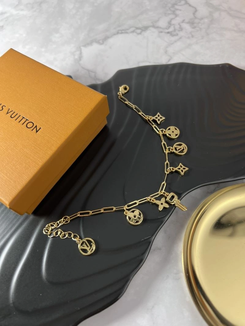 Bold Louis Vuitton Bracelets 251114
