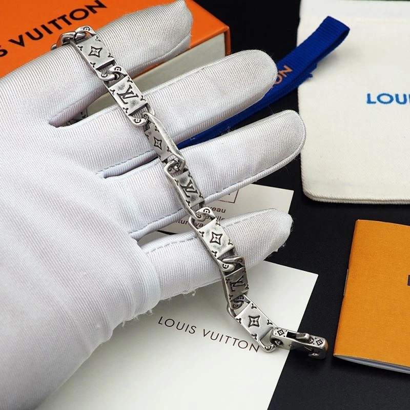 Youthful Louis Vuitton Bracelets 251117