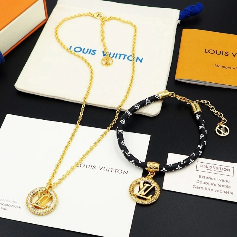 Supportive Louis Vuitton Bracelets 251139