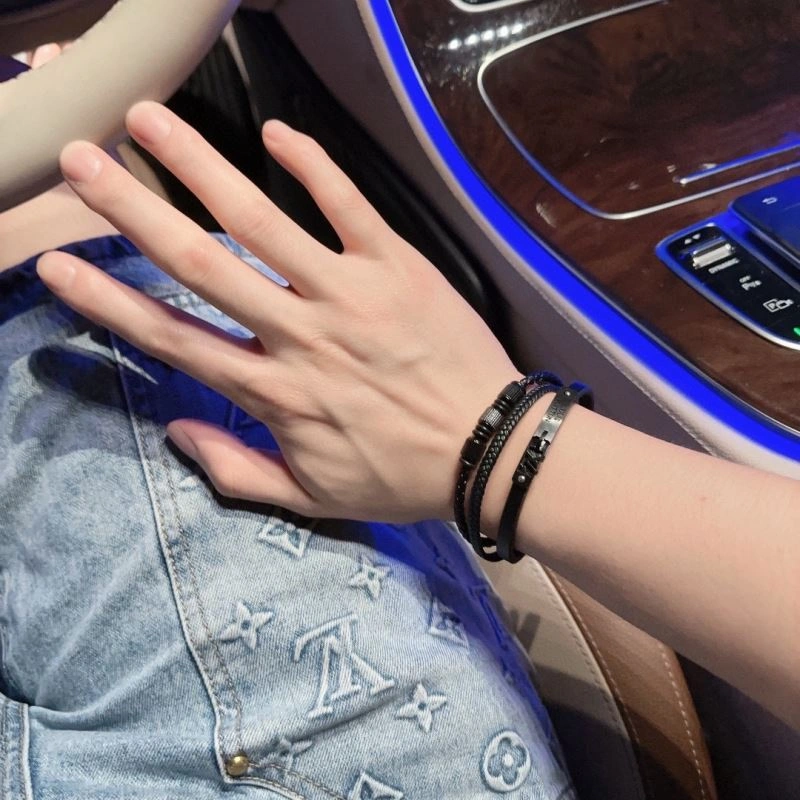 Louis Vuitton Bracelets SmartChoice 251106