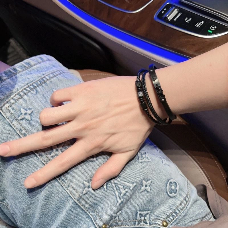 Louis Vuitton Bracelets SmartChoice 251106