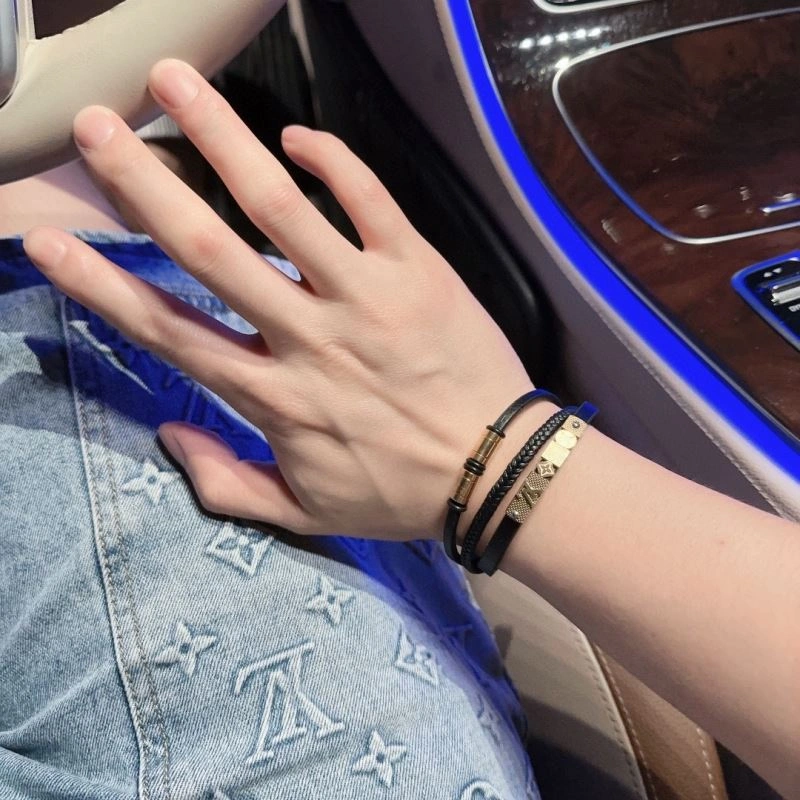 Louis Vuitton Bracelets Upgraded 251105