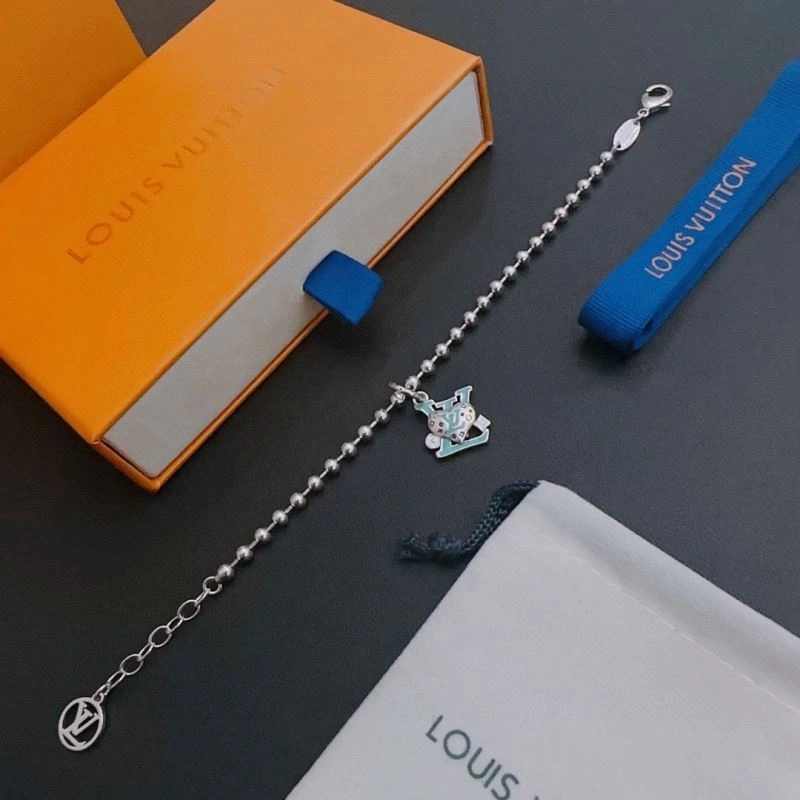Louis Vuitton Bracelets Lightweight 250980