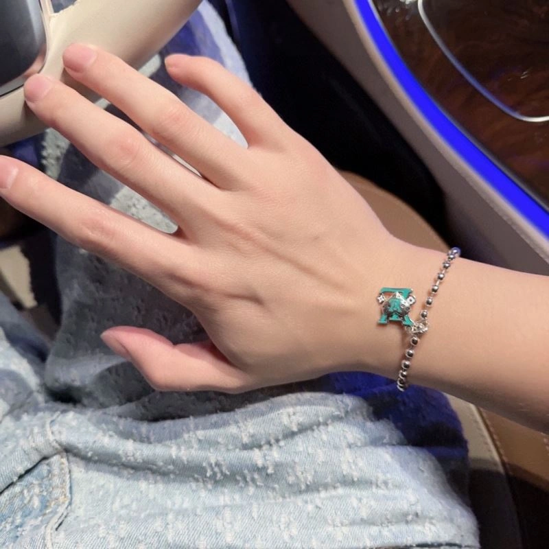 Louis Vuitton Bracelets Lightweight 250980