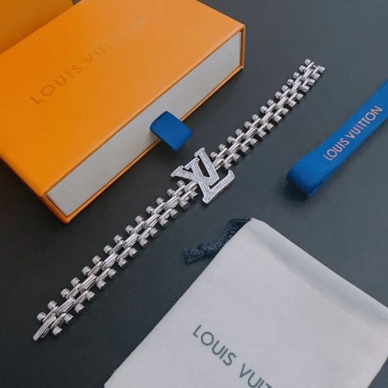 Sophisticated Louis Vuitton Bracelets 250981
