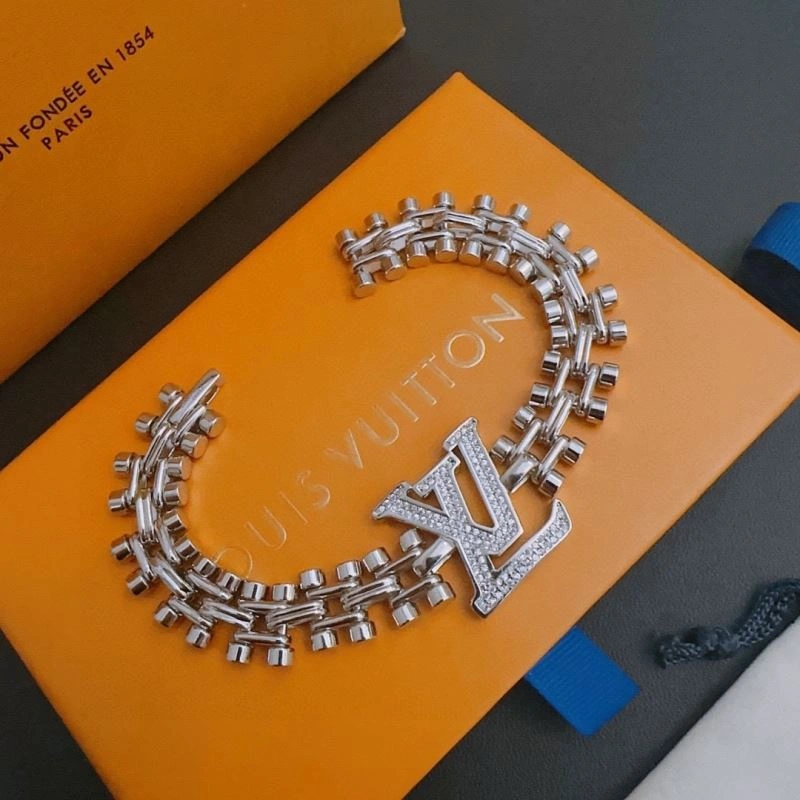 Sophisticated Louis Vuitton Bracelets 250981