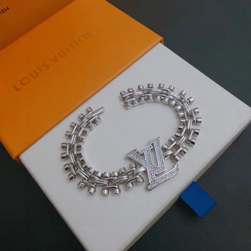 Sophisticated Louis Vuitton Bracelets 250981
