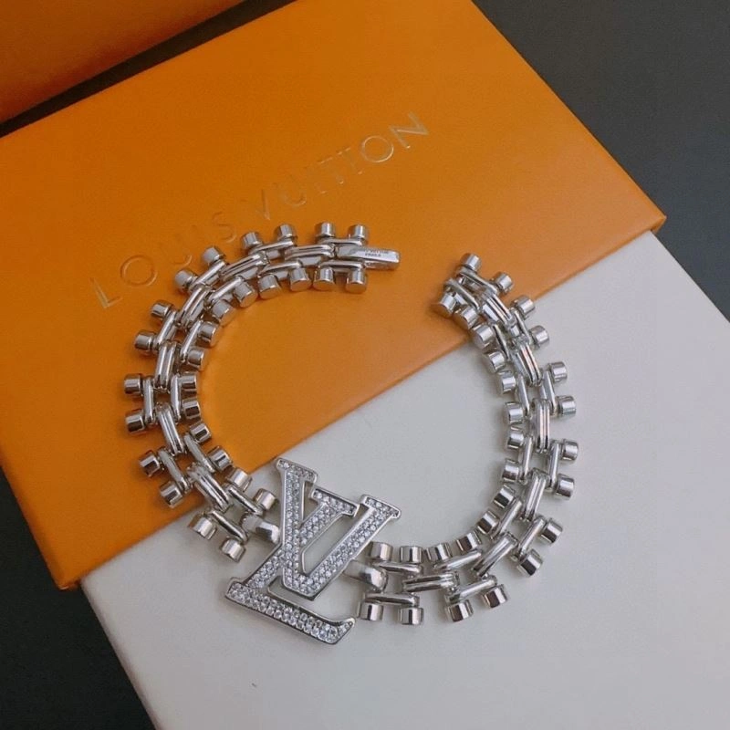 Sophisticated Louis Vuitton Bracelets 250981