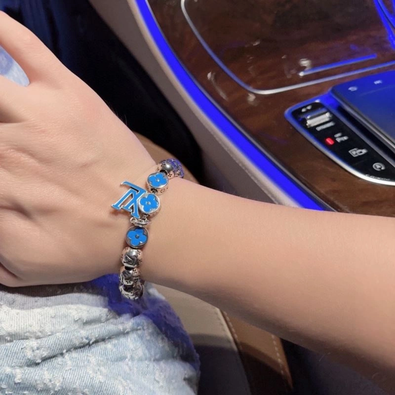 Louis Vuitton Bracelets Supportive 250978