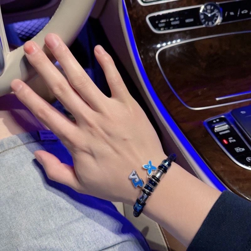 Louis Vuitton Bracelets SmoothTexture 250985