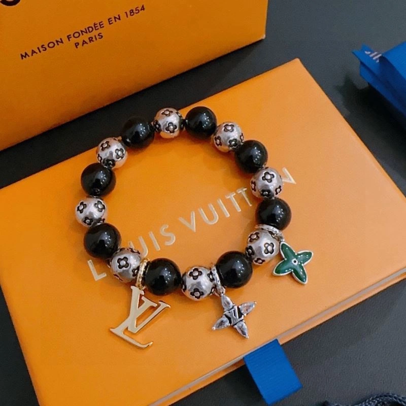 Lightweight Louis Vuitton Bracelets 250983