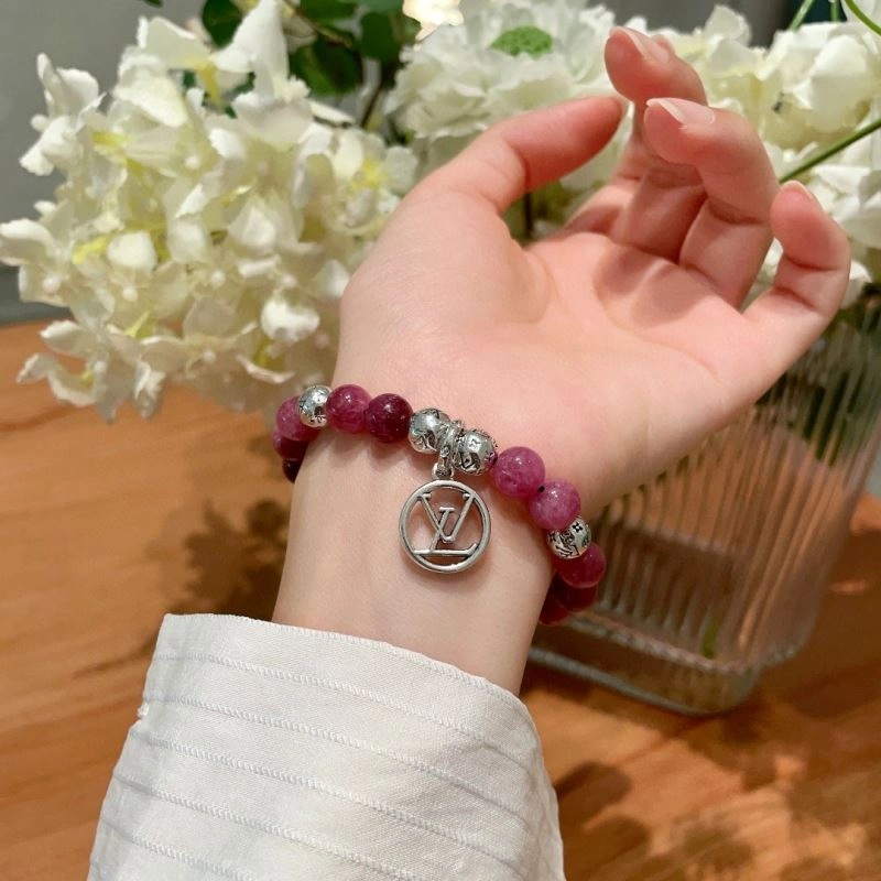 Louis Vuitton Bracelets Comfortable 250976