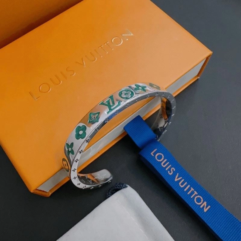 Louis Vuitton Bracelets Functional 250956