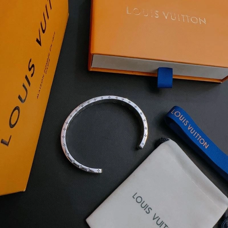 Louis Vuitton Bracelets Functional 250956