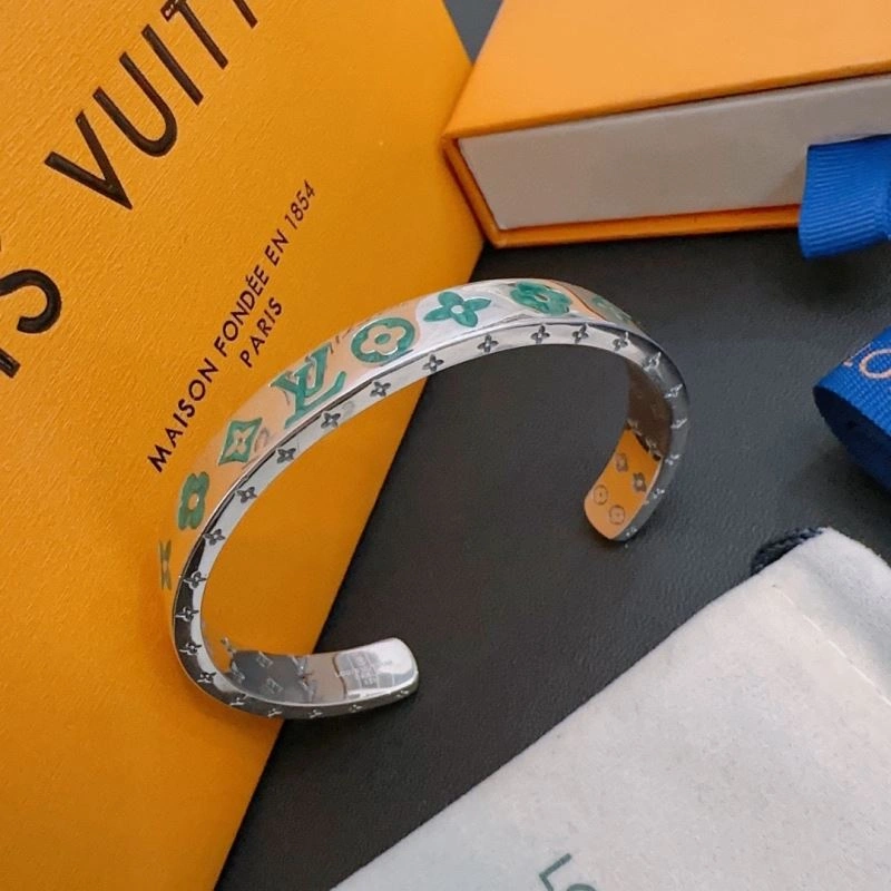 Louis Vuitton Bracelets Functional 250956