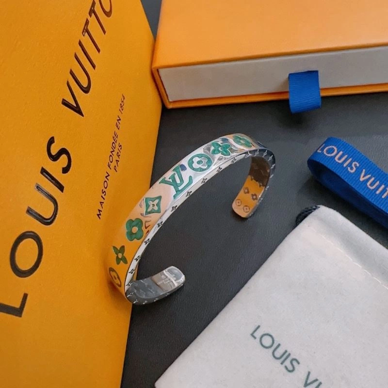 Louis Vuitton Bracelets Functional 250956