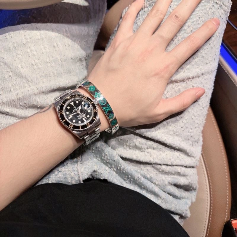 Louis Vuitton Bracelets Functional 250956