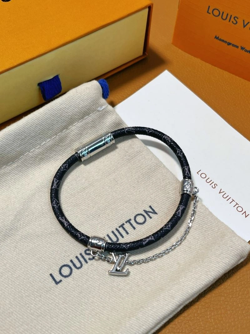 SoftTouch Louis Vuitton Bracelets 250944