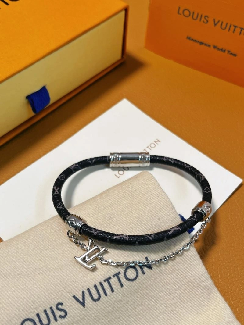 SoftTouch Louis Vuitton Bracelets 250944