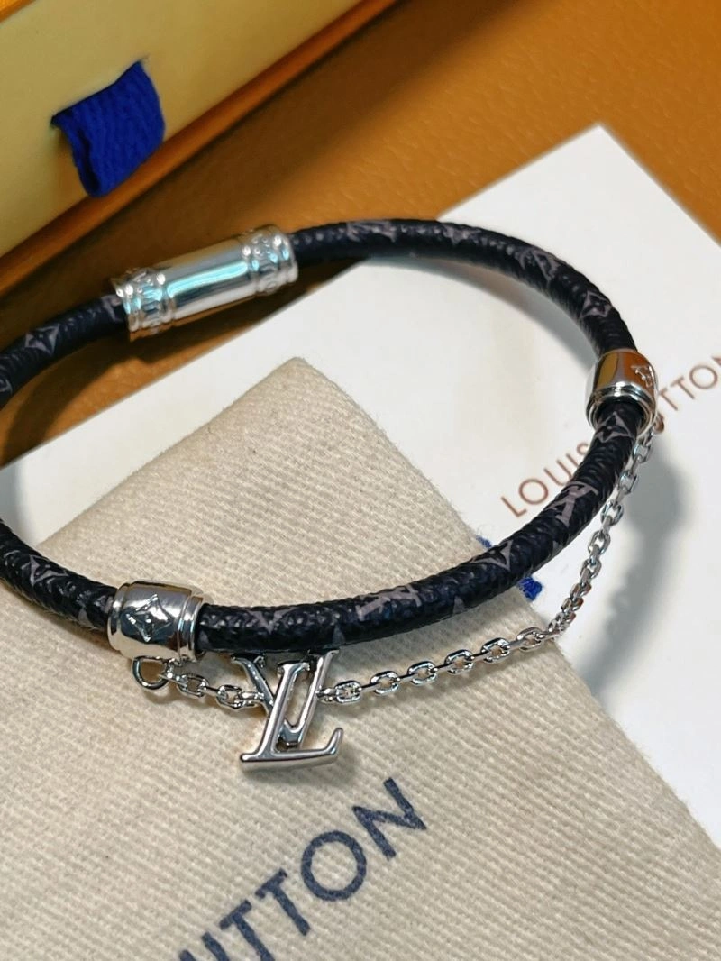 SoftTouch Louis Vuitton Bracelets 250944