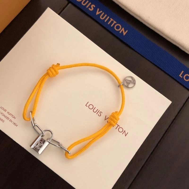 Attractive Louis Vuitton Bracelets 250946