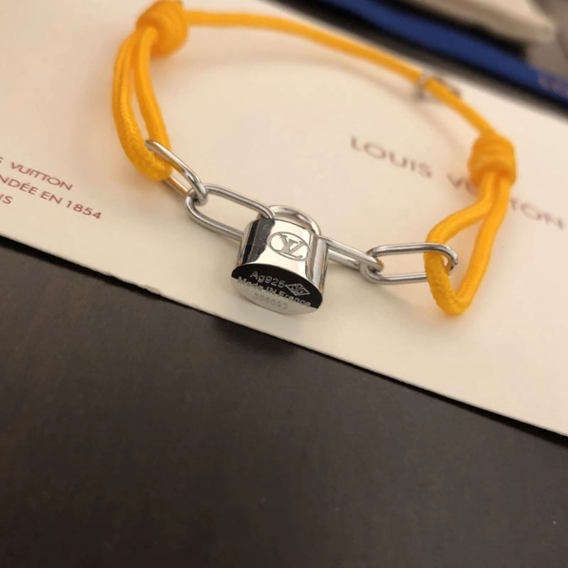 Attractive Louis Vuitton Bracelets 250946