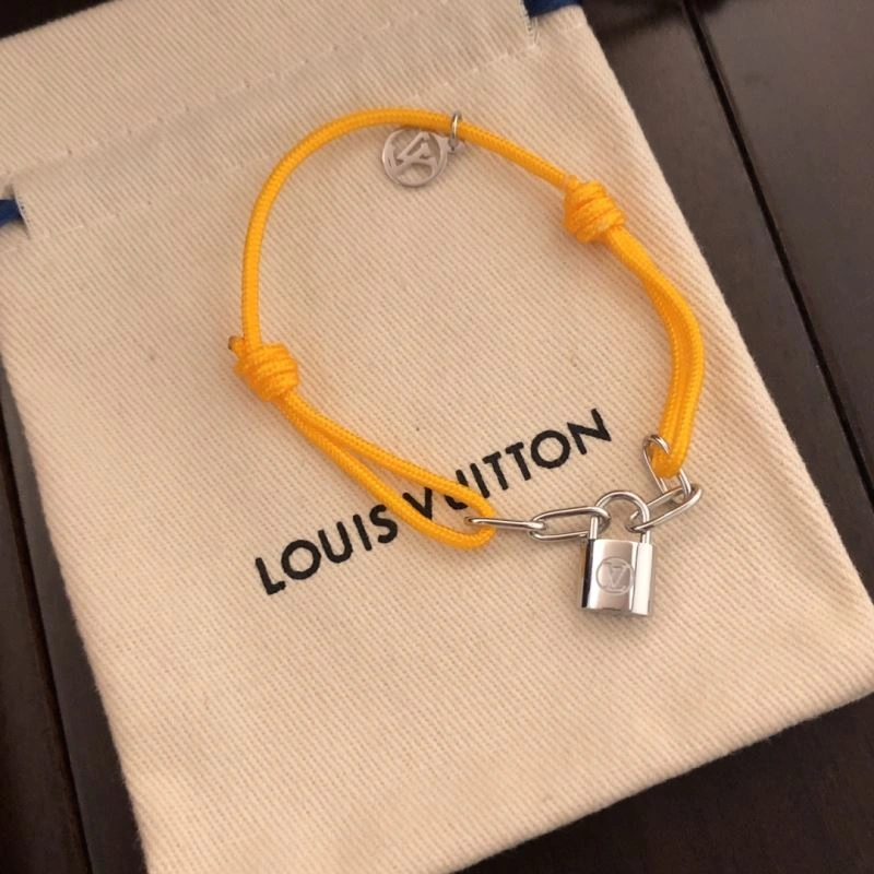 Attractive Louis Vuitton Bracelets 250946