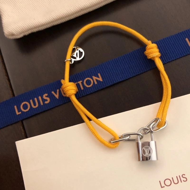 Attractive Louis Vuitton Bracelets 250946