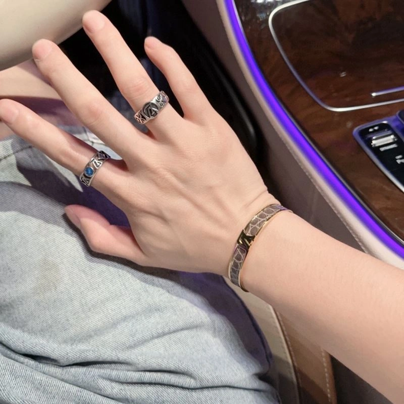 Louis Vuitton Bracelets Lightweight 250965