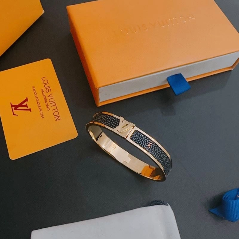 Louis Vuitton Bracelets WeatherProof 250945