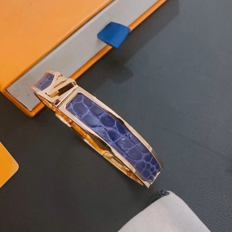 Bold Louis Vuitton Bracelets 250952