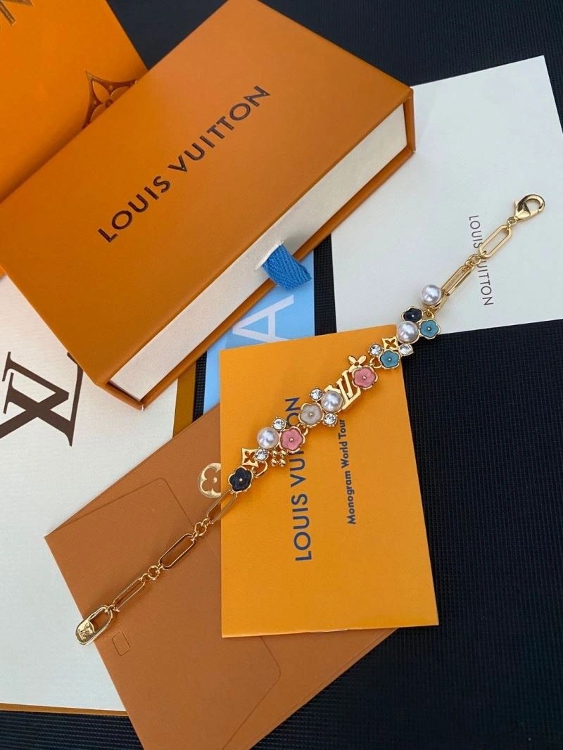 Louis Vuitton Bracelets Durable 250947