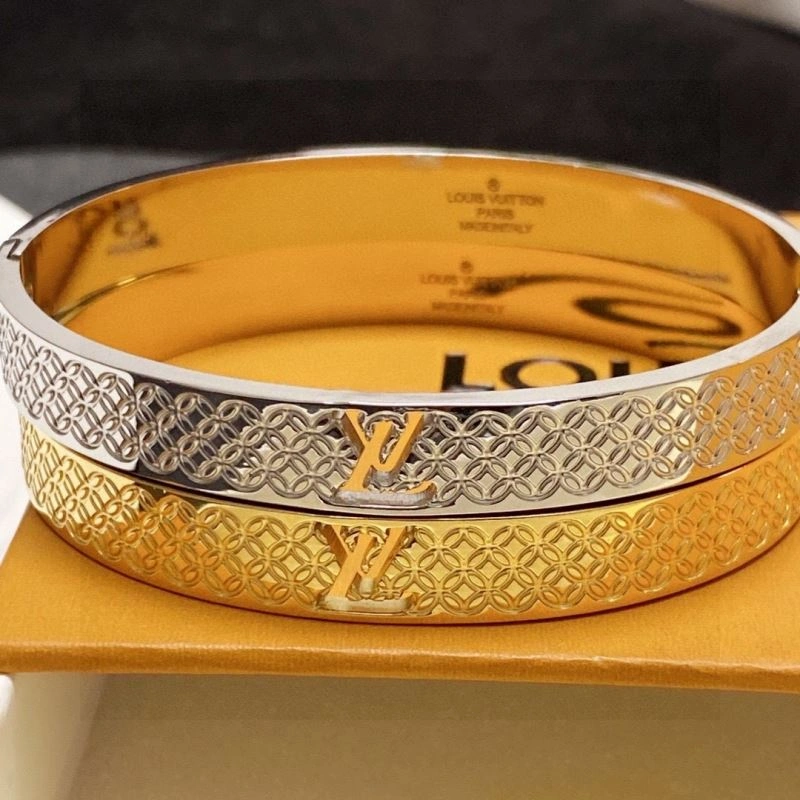 Sleek Louis Vuitton Bracelets 250971