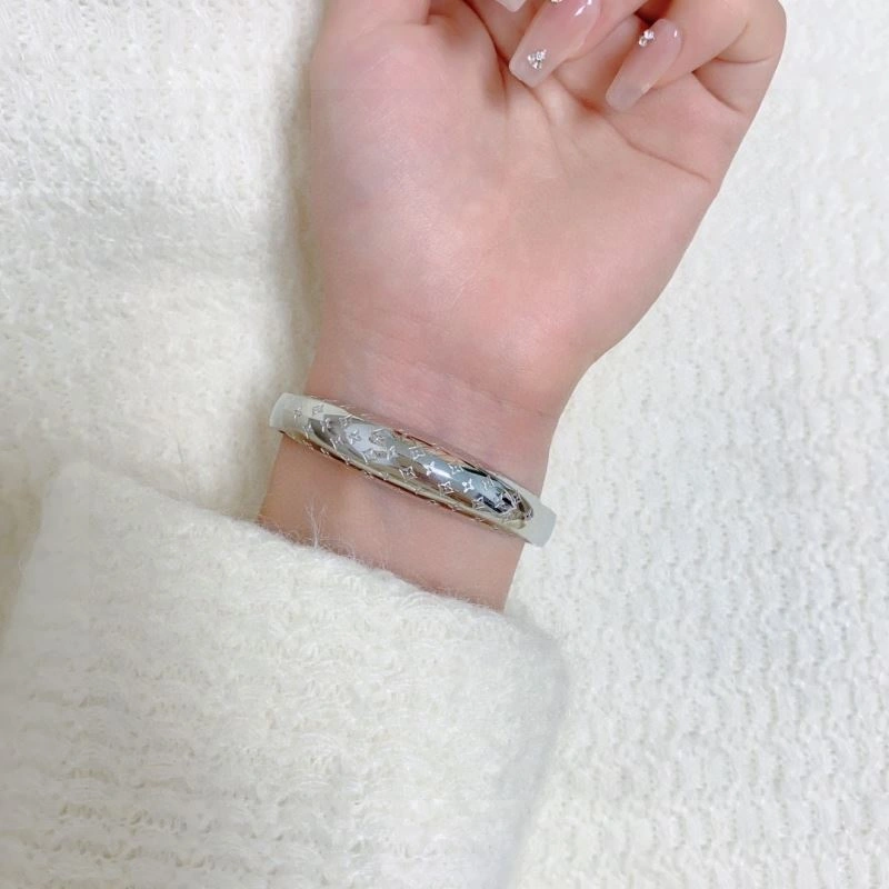 Louis Vuitton Bracelets SmartChoice 250954